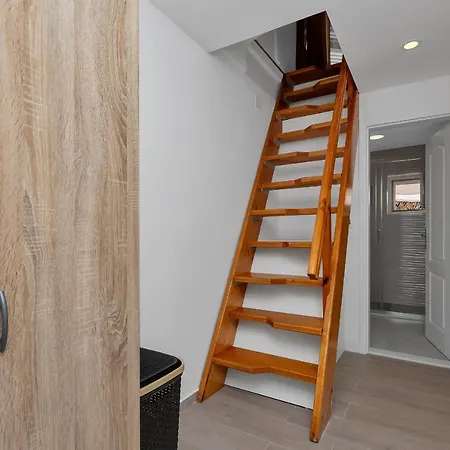 Katja * מאקרסקה