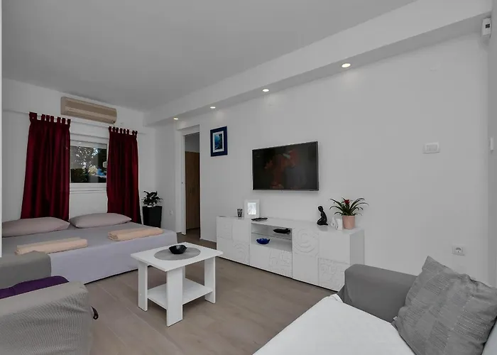 Katja * מאקרסקה